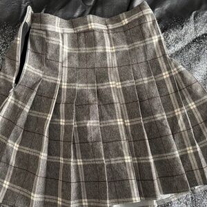 School Girl Pleated Polyblend Skirt - broken zipper